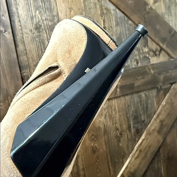 GUCCI Olimpia Ladder Strap Peep Toe Booties - Picture 9 of 16